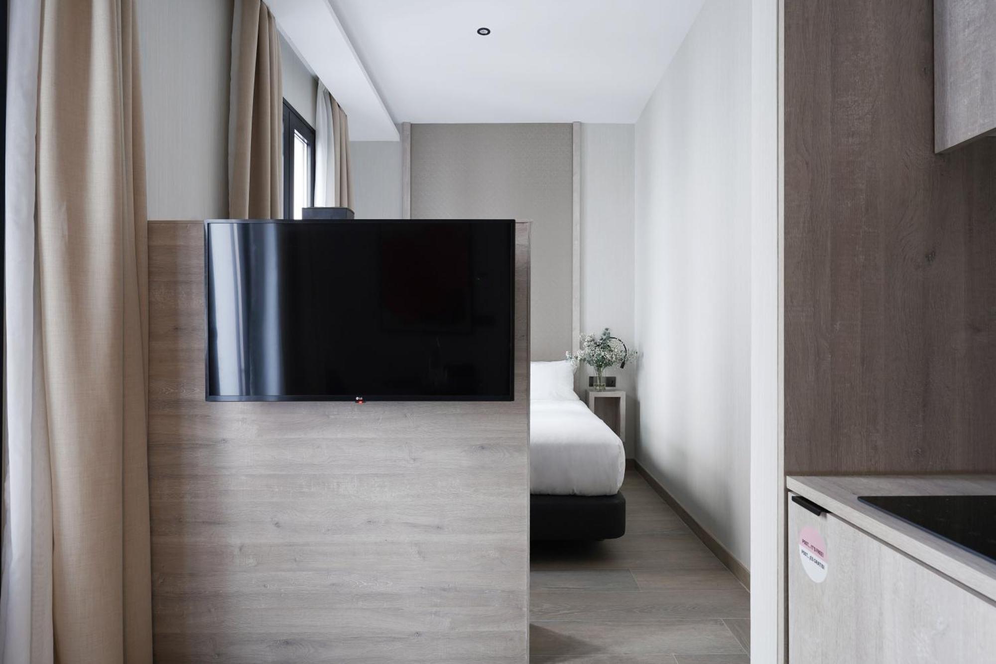 Numa Madrid Luna Ngoại thất bức ảnh