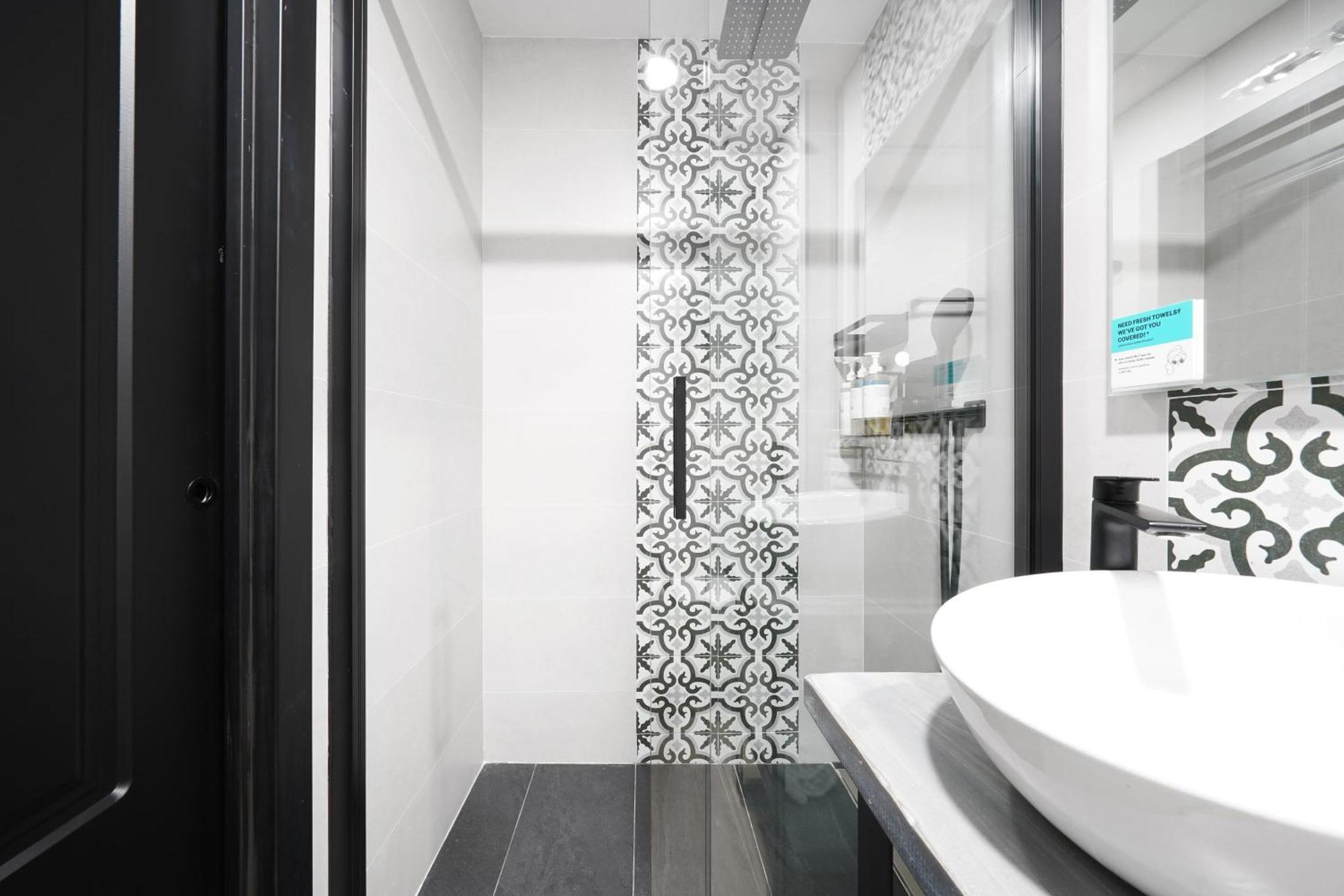 Numa Madrid Luna Ngoại thất bức ảnh